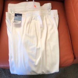 BASIC EDITIONS SIZE L NWT